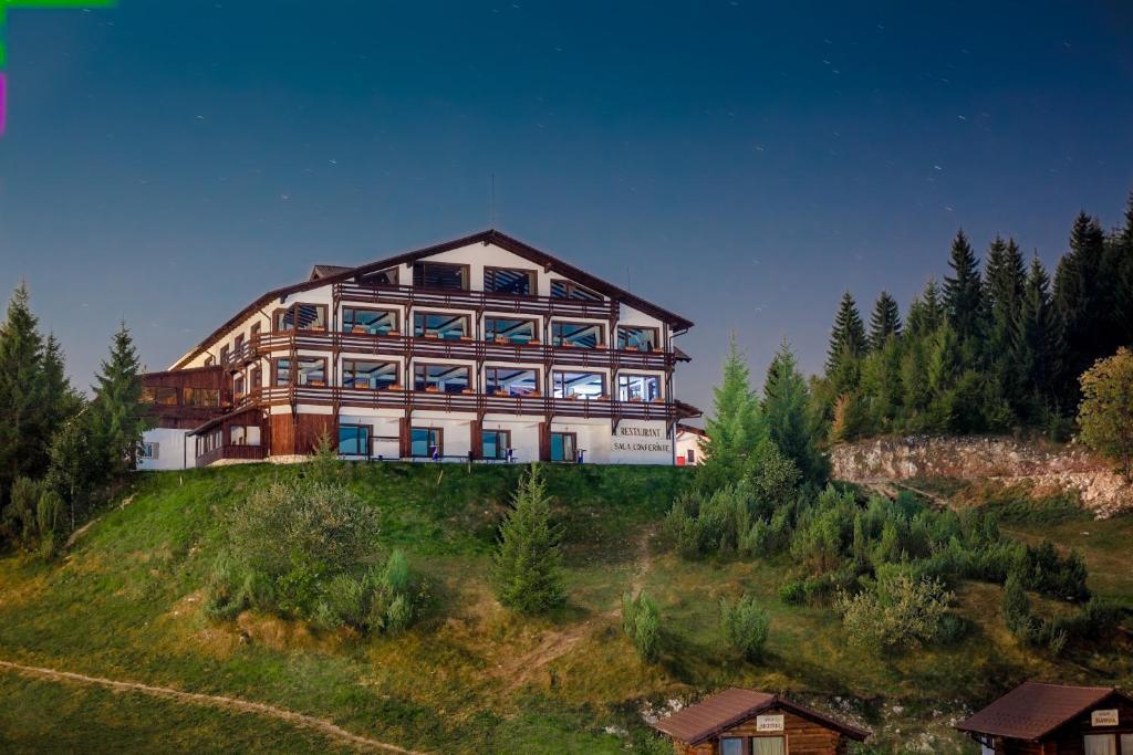 Cheile Gradistei Fundata Resort Екстериор снимка