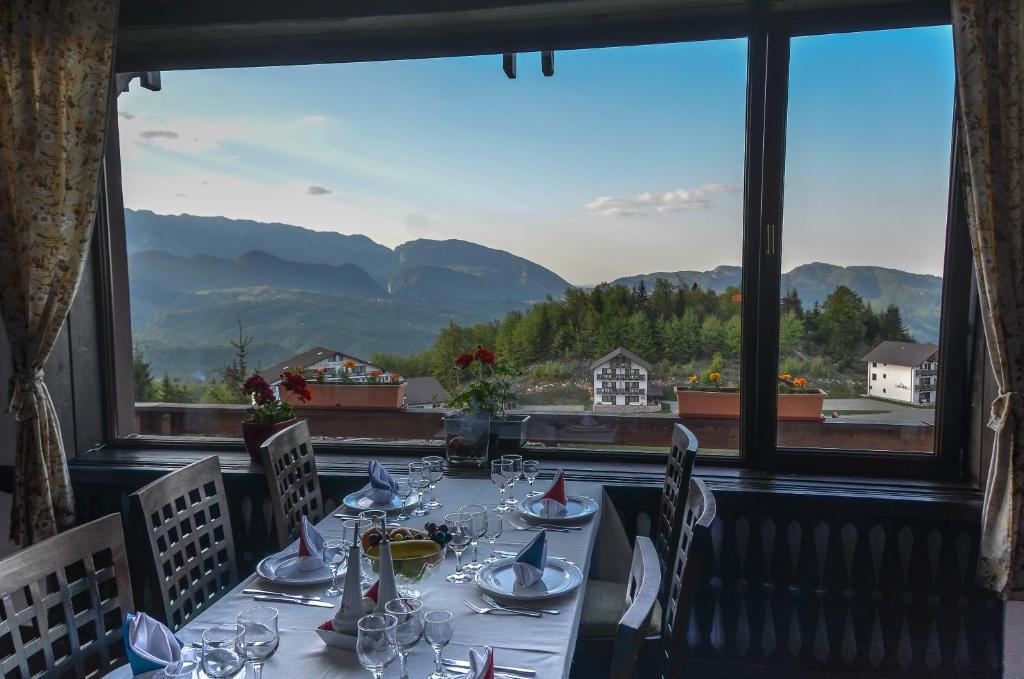 Cheile Gradistei Fundata Resort Екстериор снимка